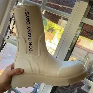 off-white For Rainy Days ブーツ OFF-WHITE Sponge Rubber Rain Boot For Rainy Days Black Blue